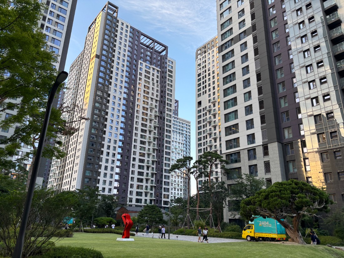 르데스크 - “같은 단지인데 14억 차이”…한강뷰·학세권이 가른 APT 마이크로 양극화