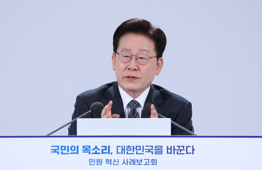 ▲ 이재명 대통령의 국정 수행을 바라보는 청년세대의 부정적 평가가 좀처럼 수그러들지 않고 있다. 사진은 2일 세종특별자치시에서 열린 민원혁신 사례보고회에서 모두발언을 하고 있는 이재명 대통령. [사진=연합뉴스]
