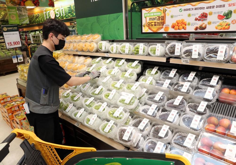 대학생 98%, 학식 가격 인상으로 생활비 부담 