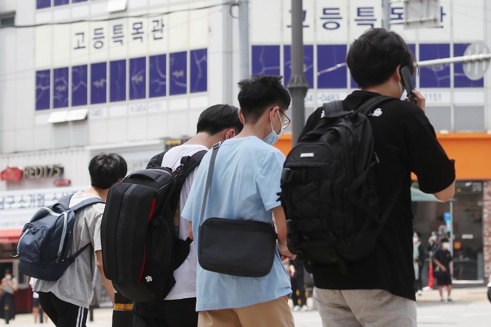 우울한 한국 불평등 현주소…성인 72% “성공은 노력보다 배경”