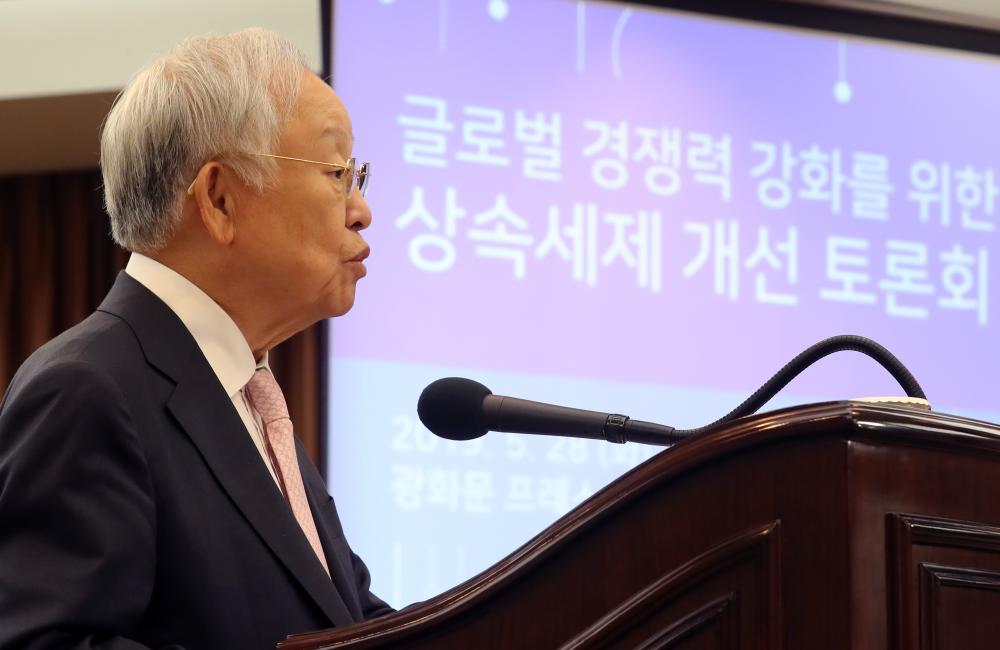 ‘세금지옥’ 한국에선 청년 미래 보장된 100년 기업 힘들다  