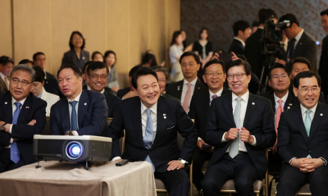 여야, 2030 부산엑스포 유치위해 협력…총력전 다짐 