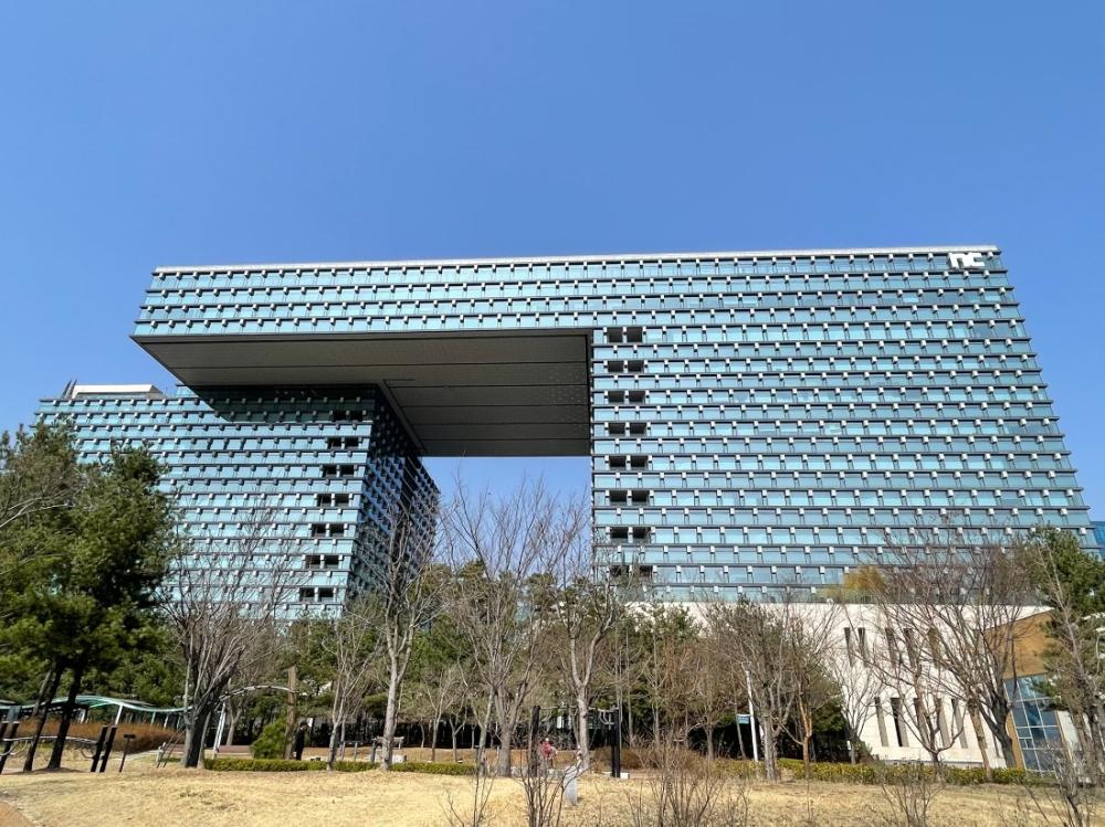 엔씨, 김택진 빠진 ‘변화경영위원회’ 출범…구조조정 전운 