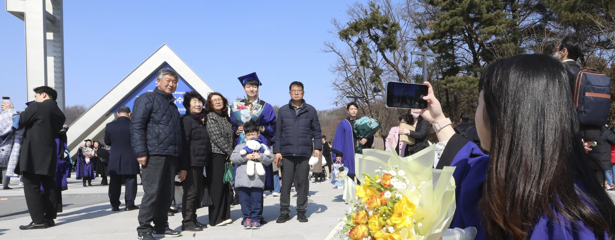 “내 아이는 서울대생”…차량 스티커, 해외선 “자연스러워” 