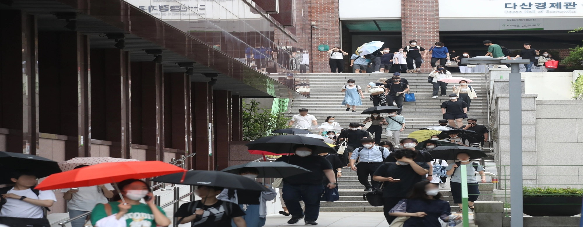 대기업 직장인, 행시출신 공무원 동시에 꽂힌 ‘신의 직장’ 정체는? 