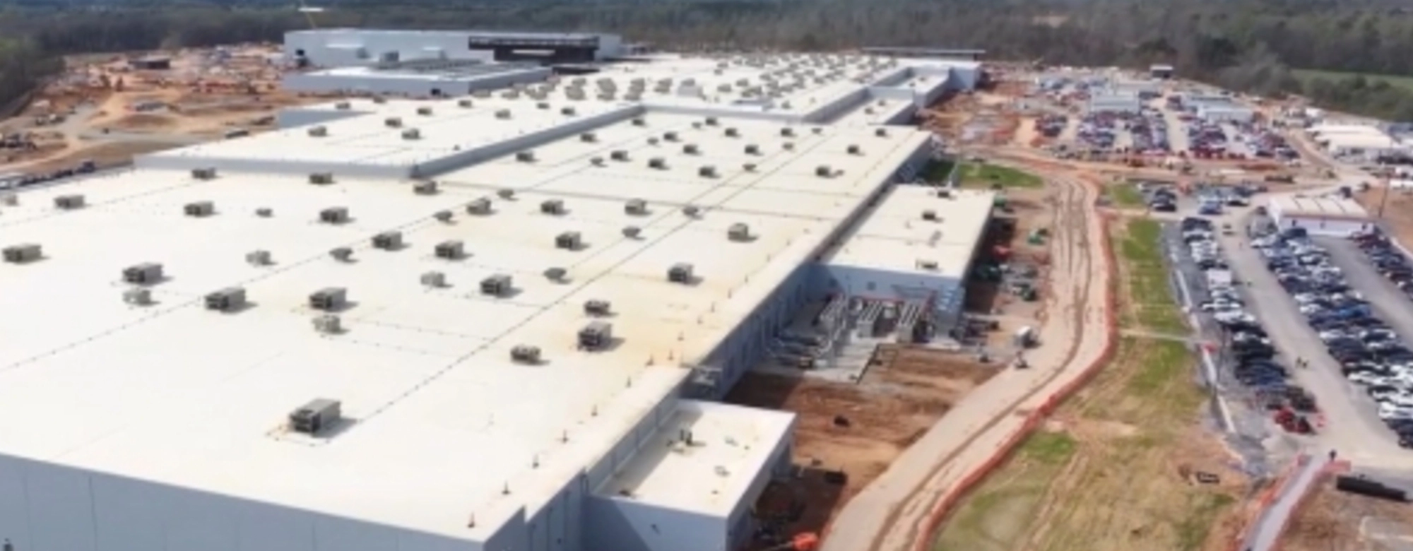 한화큐셀, 美 카스터빌 태양광 모듈 공장 가동…연 3.3GW 규모 