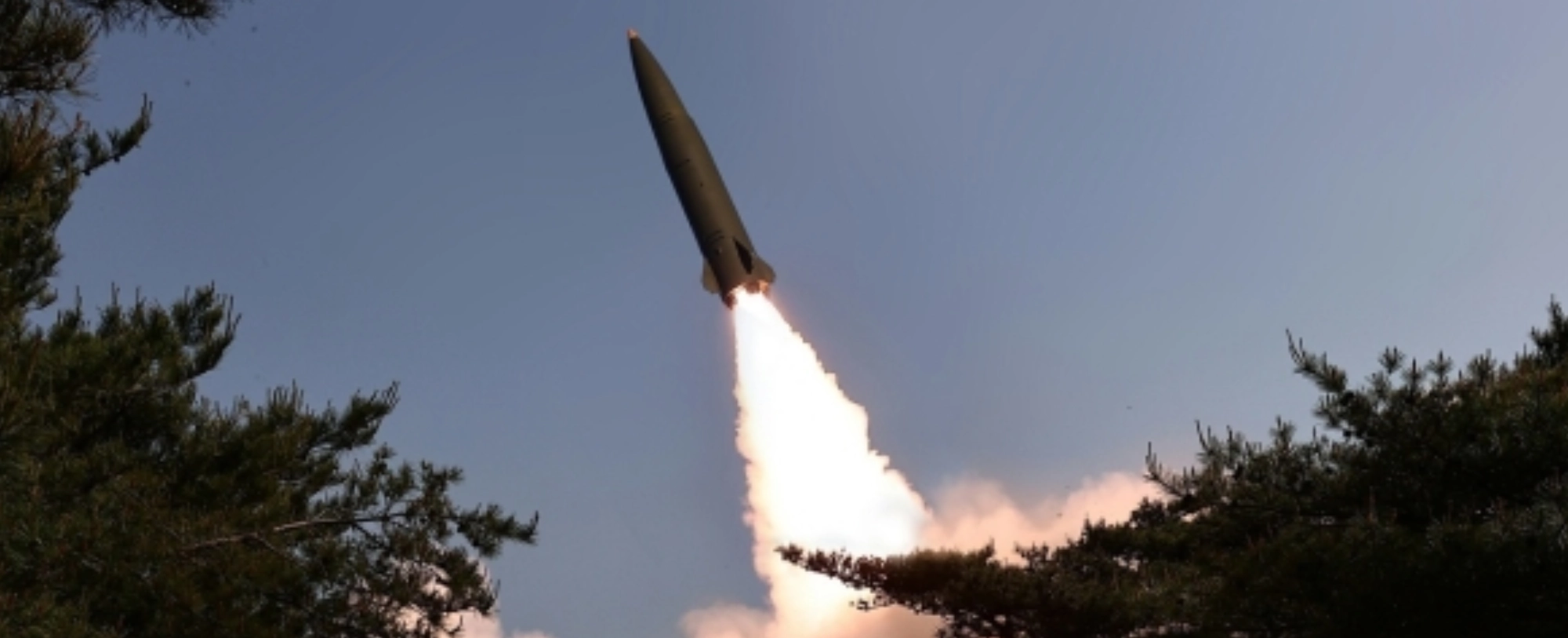 [뉴스숏]오물풍선에 미사일까지…우리 가족·이웃 위협 수위 높이는 북한 