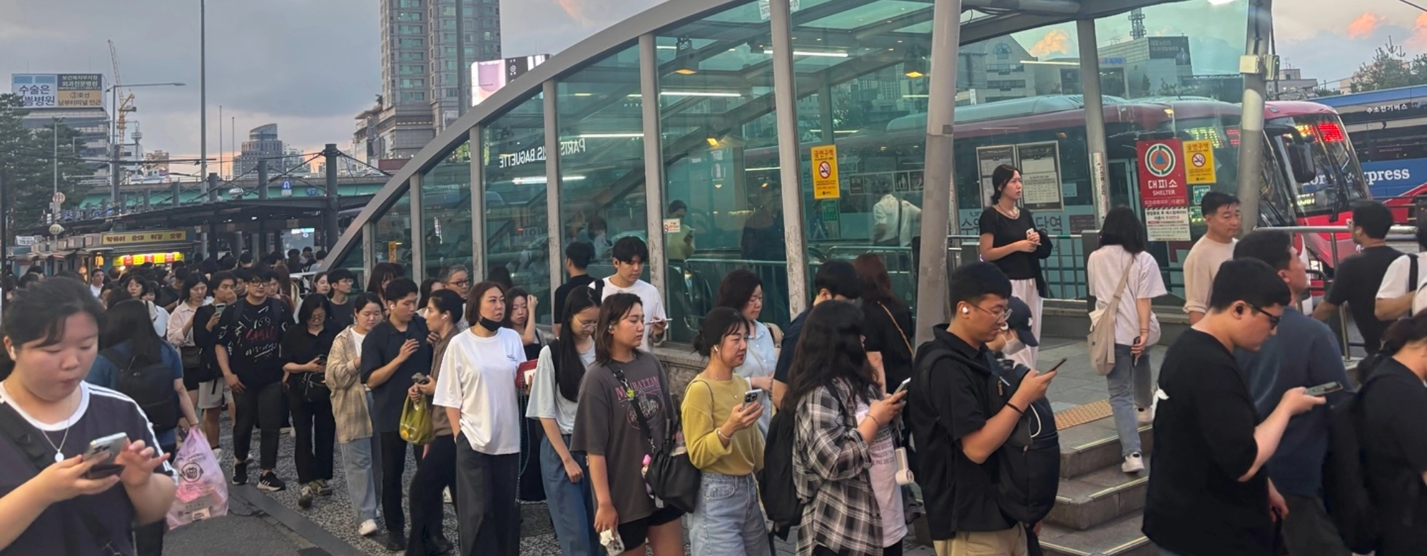 ‘약속의 메카’ 사당역 상권의 명암…창업 전략 없인 버티기 힘들다 