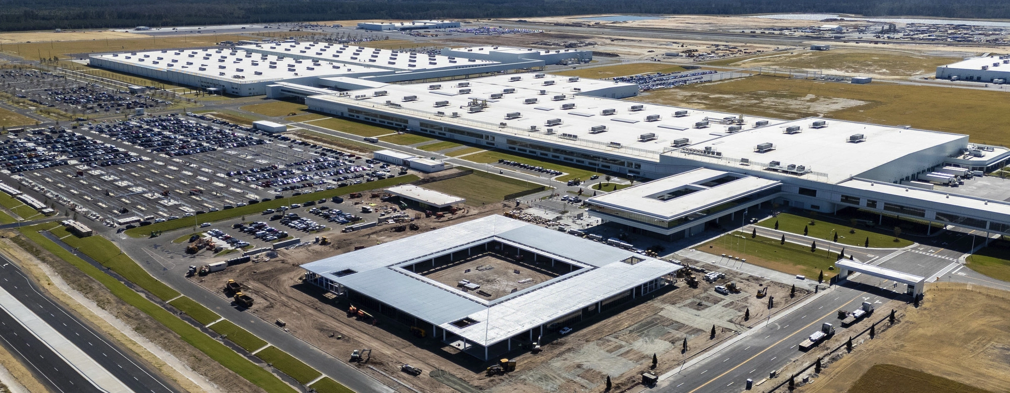 美 관세 압박에도 멈추지 않는 현대차…5년간 77조원 투자 