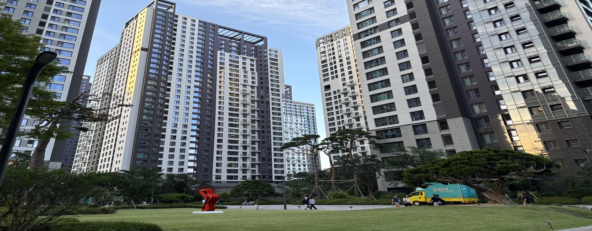 “집주인들이 제 손으로 집값 떨구겠나” 커지는 부동산정책 불신 여론 