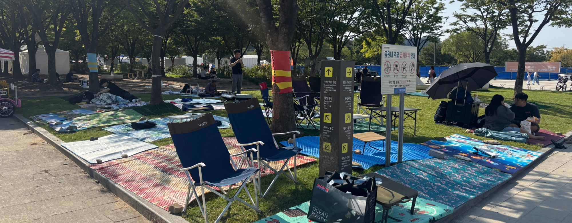 불꽃축제 하루 전, 여의도는 이미 ‘전쟁터’…자리 경쟁·암표 거래 기승 