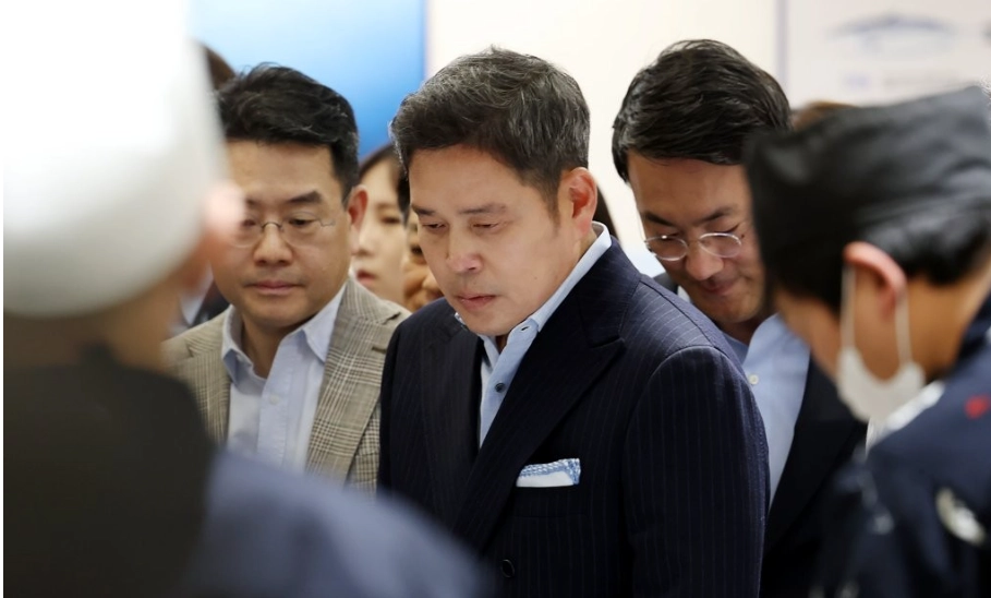 위기의 이마트 주주총회…오프라인 유통 강화한다 