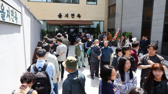냉면 뛰면 김밥도 껑충…K-직장인 시름 키우는 ‘섬머플레이션’ 