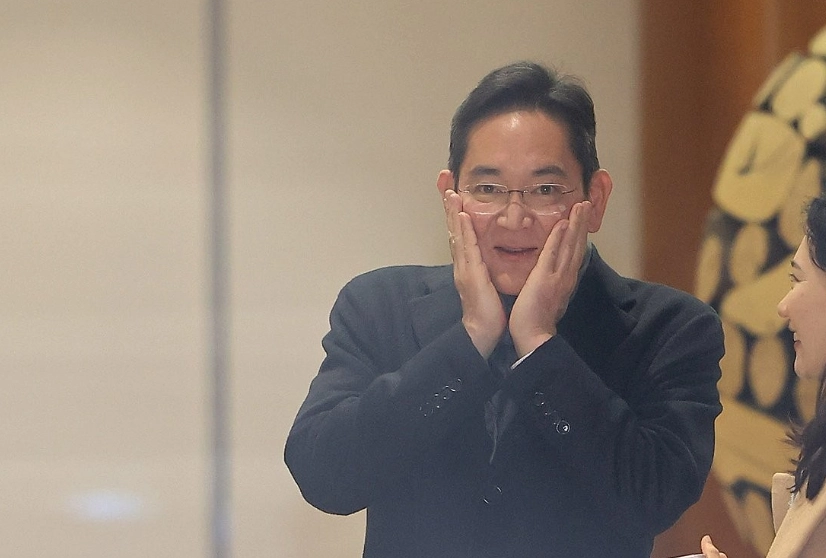  이재용, 기업 총수부터 교황만나고 유럽 출장 귀국…“봄이 왔네요” 