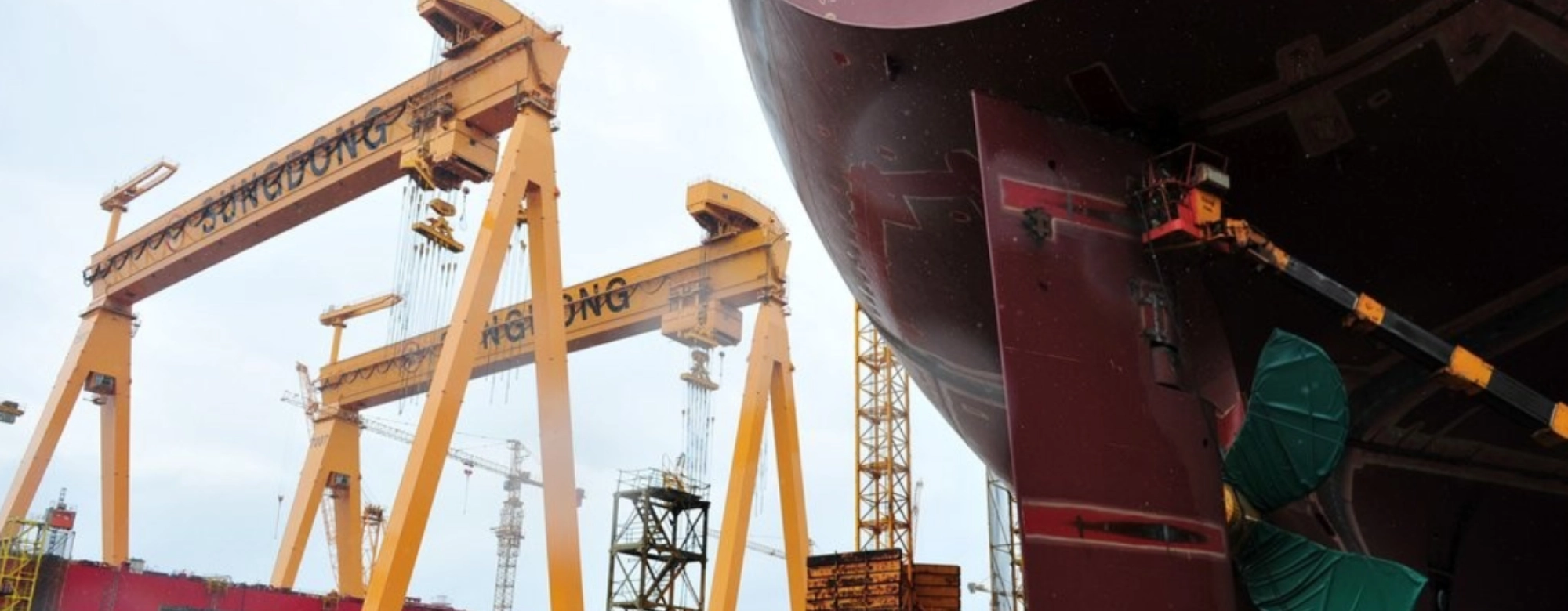 한화오션, 대형 해상풍력발전기 설치선 1척 진수 