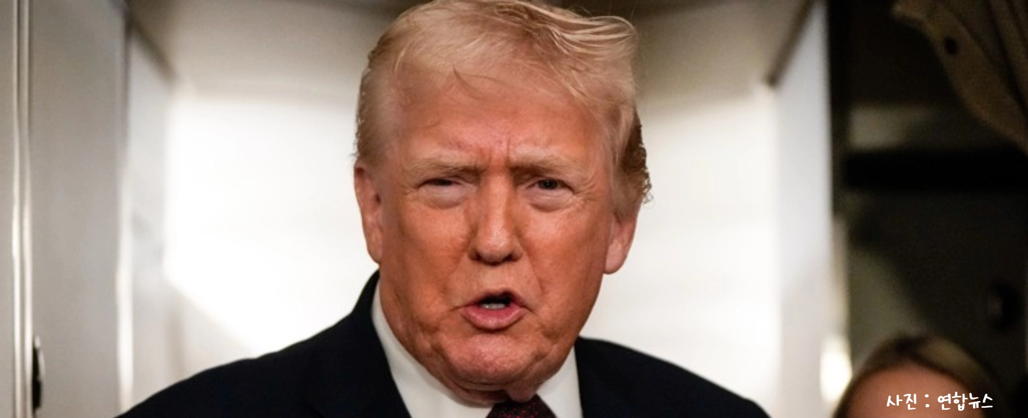 [리더 브리핑]이란 돈줄 옥죄는 트럼프 “이란 거래 국가에 25% 관세”  