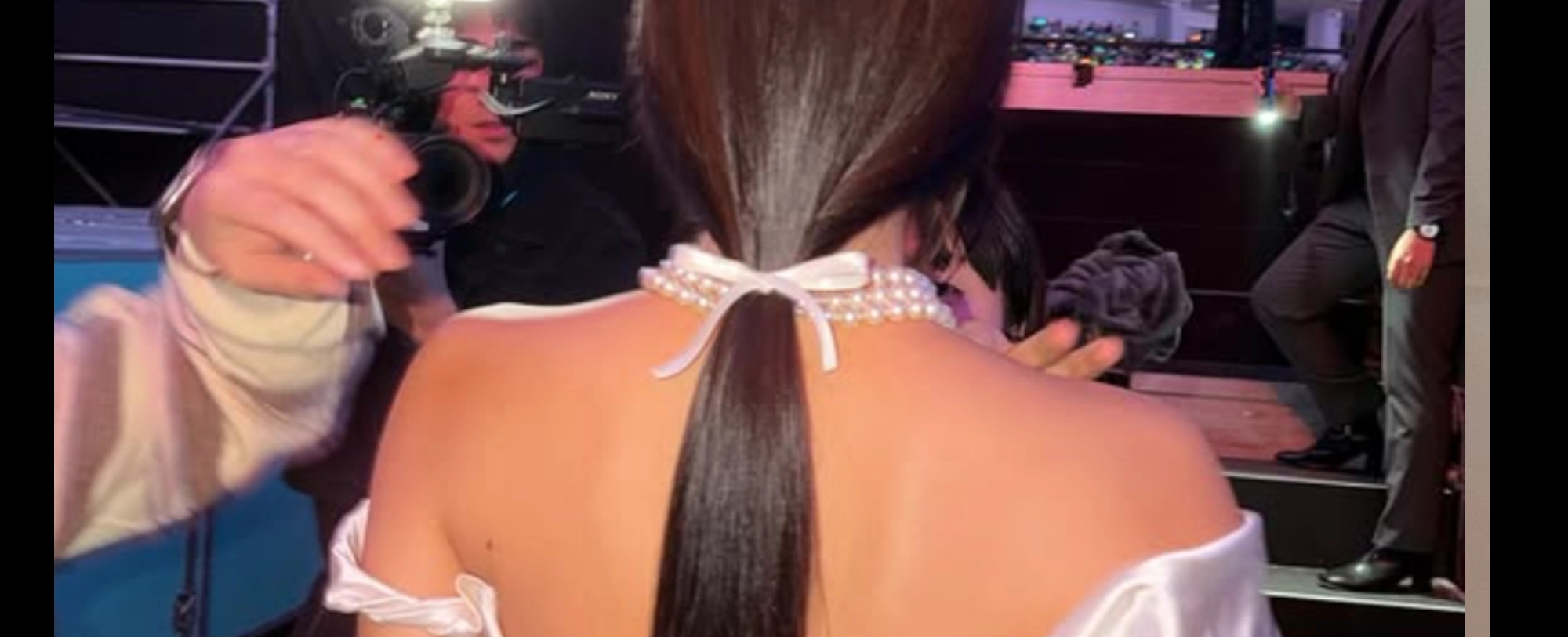 [셀럽에디션] 러블리의 끝판왕…평범한 스타일도 ‘이것’ 하나면 끝 