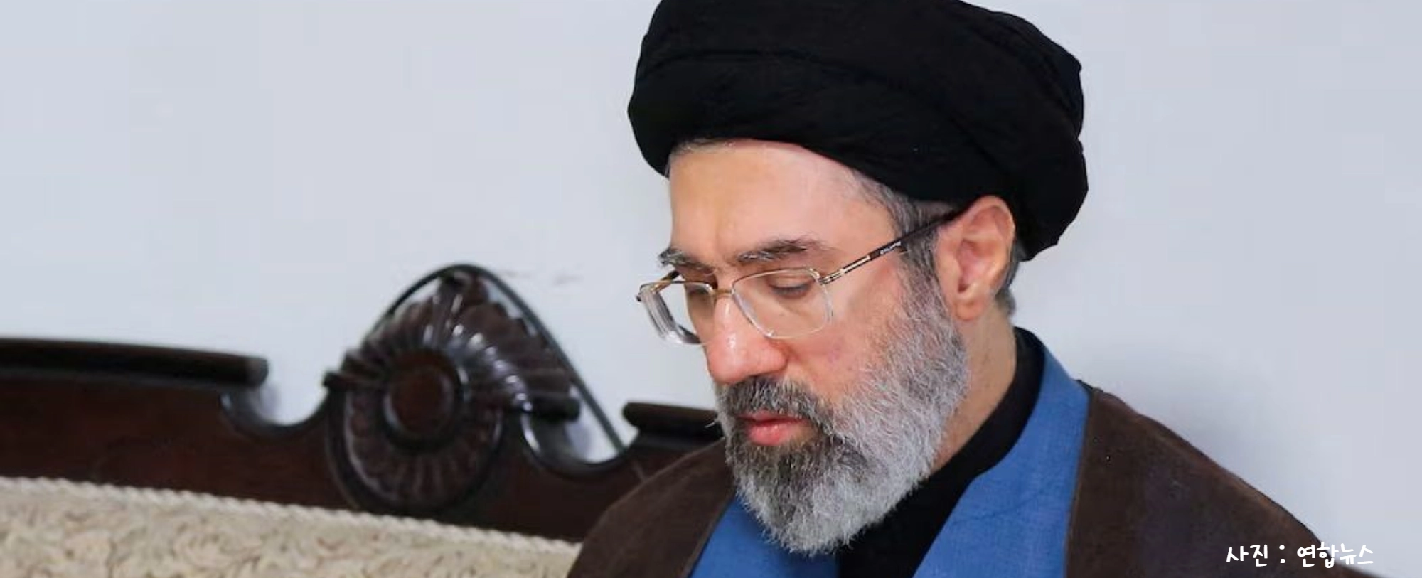[리더브리핑] 이란 권력 차지한 하메네이 차남, 국제사회 반응은 제 각각 