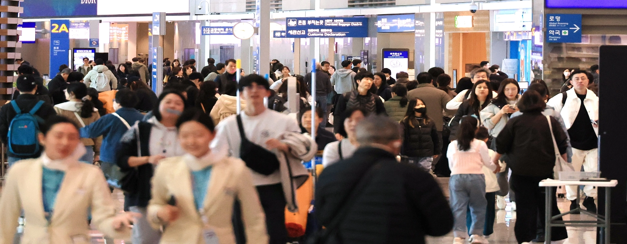 男 보다 더 아끼고 더 모은다…女 해외여행 횟수 1위 오해와 진실 