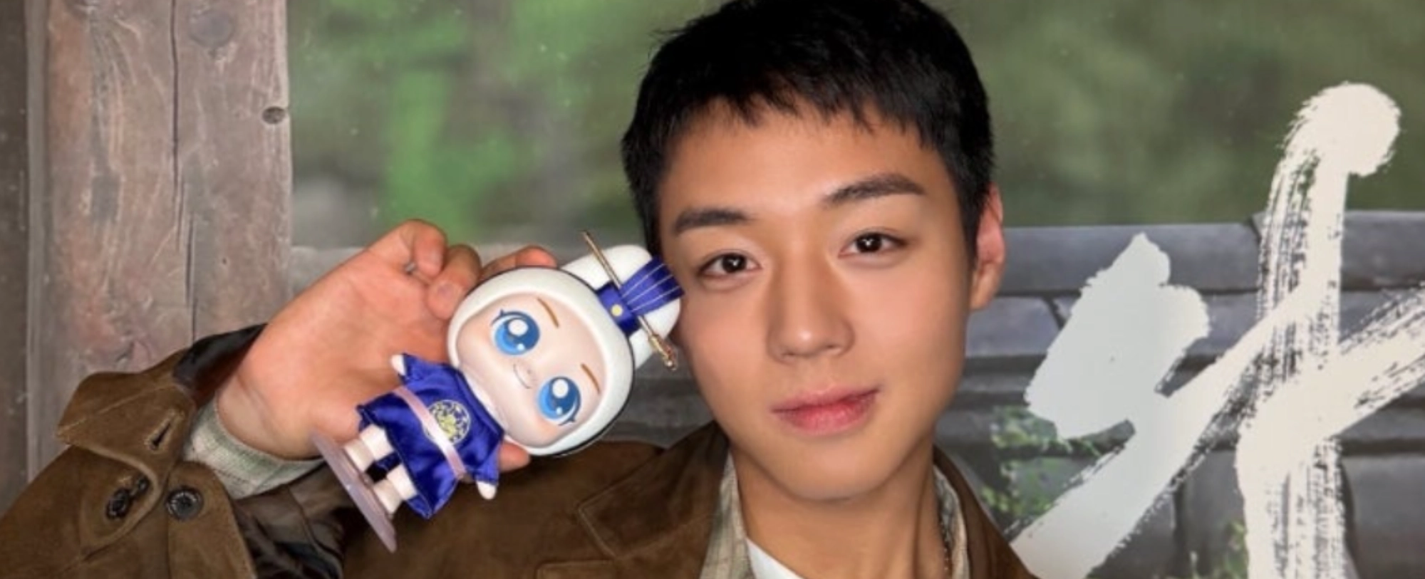 [셀럽에디션] ‘왕과 사는 남자’ 흥행이 낳은 또 다른 열풍 ‘왕사핑 굿즈’ 