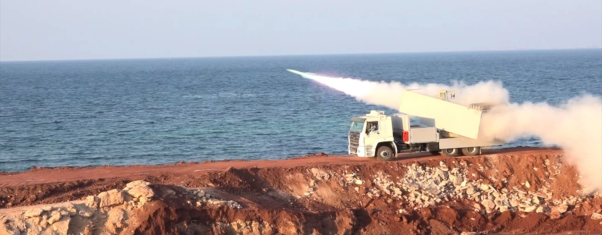 미국 관세보복 vs 이란 원유테러…한국경제 덮친 잔혹한 양자택일  