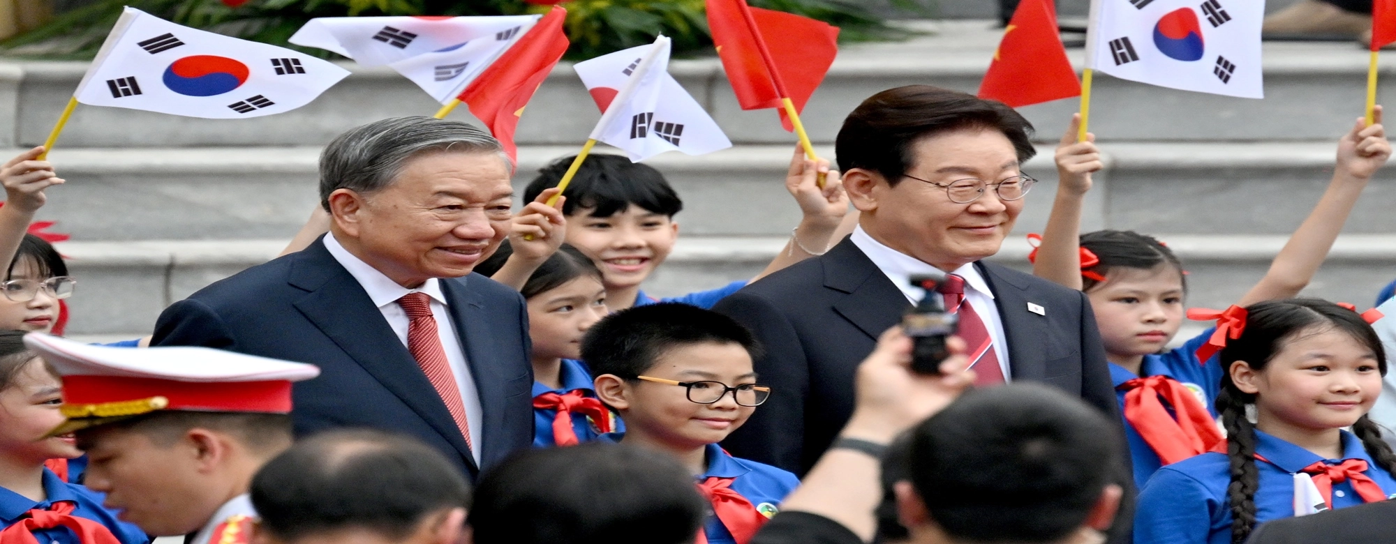 중국만큼 꽉 닫힌 ‘공장 천국’ 베트남, 권력서열 TOP3 로열패밀리