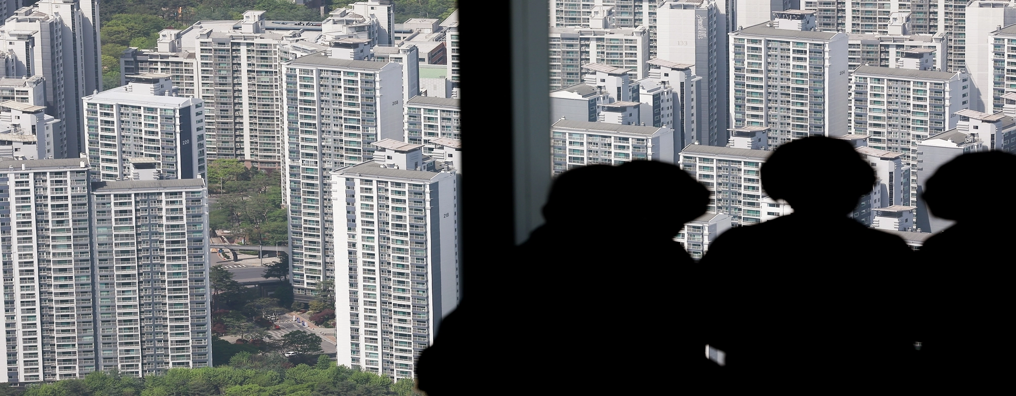 “안 팔면 그만” 버티기에 집값 하락세 주춤…힘 실리는 ‘보유세 인상론’
