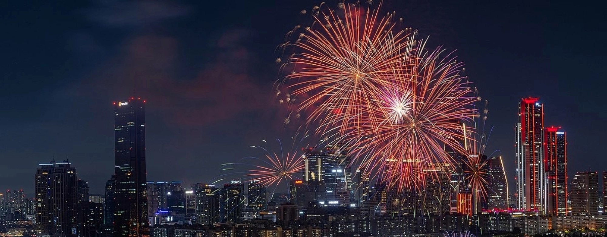 100만명 몰리는 여의도 대신 여기로…서울 숨은 ‘불꽃축제 명당’