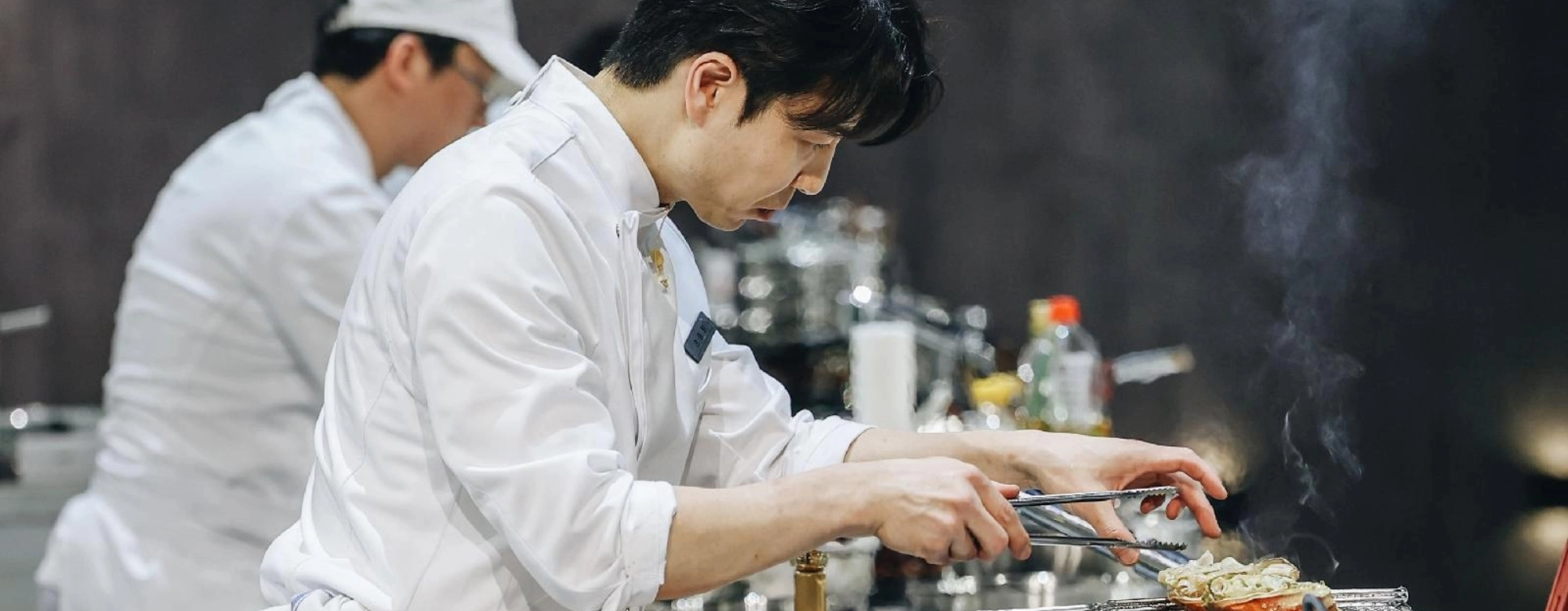 요리하던 셰프들이 광고판 접수…마케팅 성적표는 ‘극과 극’ 