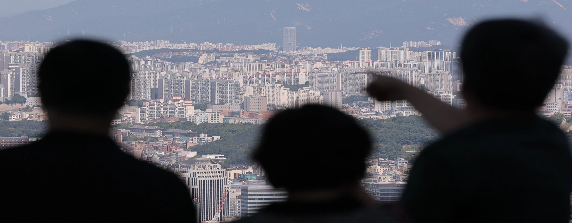 20대 지지율 10% 쇼크 뒤엔 ‘휴거’ ‘엘사’ 직접 겪은 공공임대 거부감