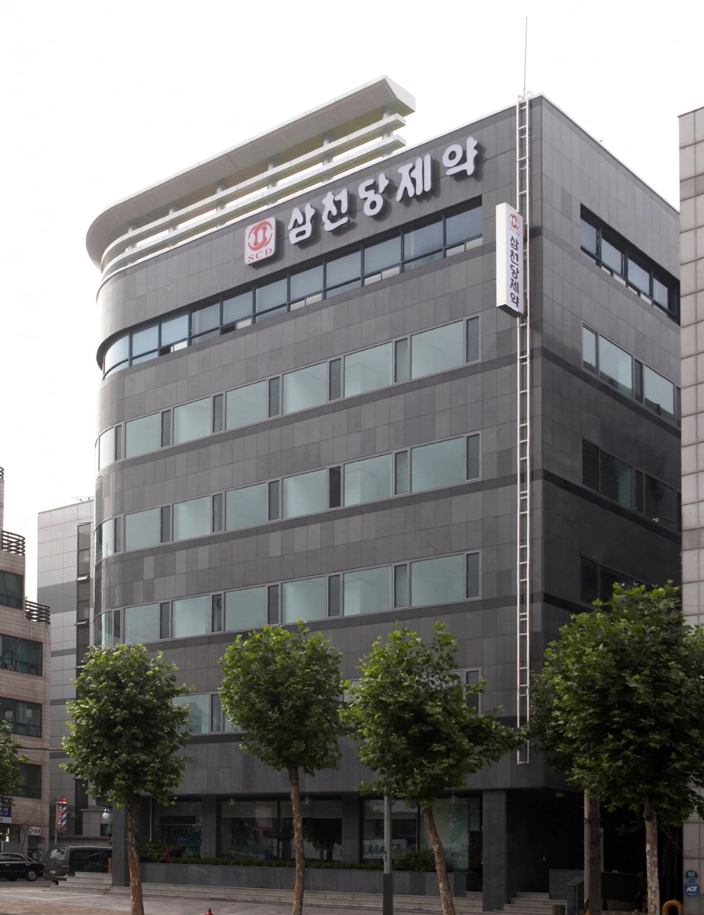 르데스크 - 윤대인 삼천당제약 회장, 지분 6.8% 딸·사위에 증여